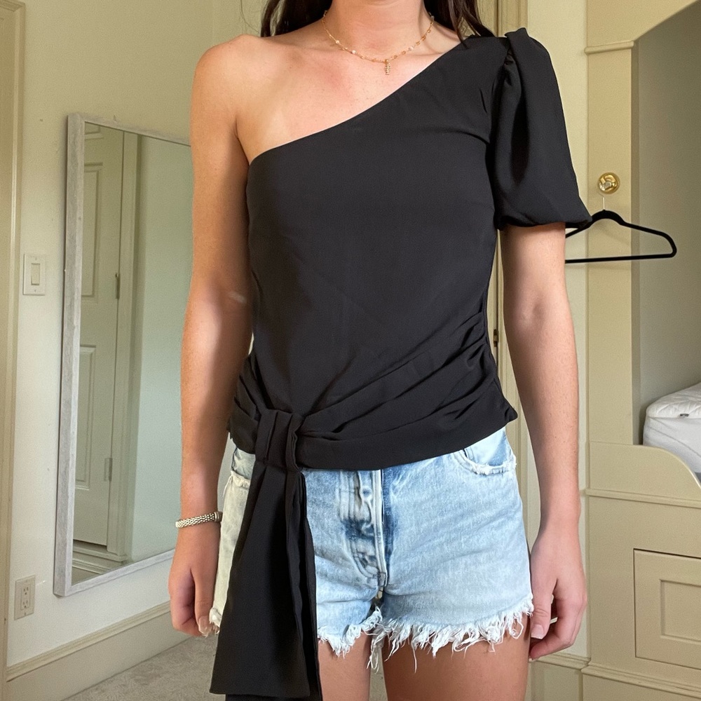 LULU’S TOP